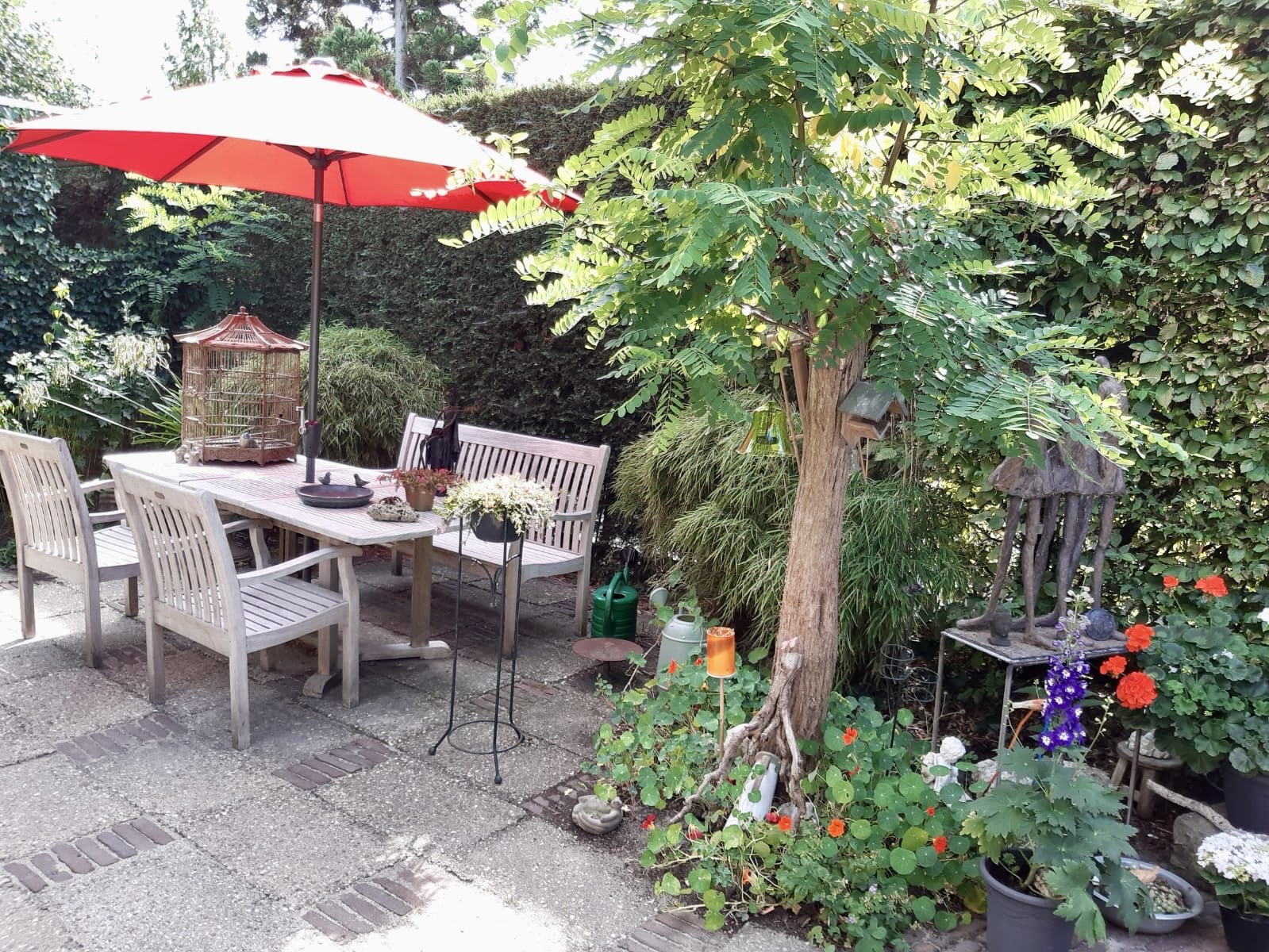 /userfiles/images/anecdotes/67a0d53374fa7_Beatrixlaan 11_zijkant tuin.jpg